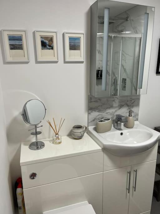 No5 At 53 - 2 Bed Apartment In Leek, Staffs Peak District Dış mekan fotoğraf