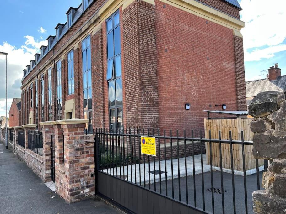 No5 At 53 - 2 Bed Apartment In Leek, Staffs Peak District Dış mekan fotoğraf